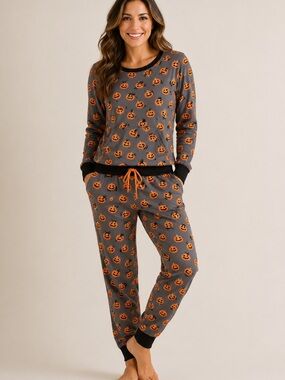 NWT Women's Small Pillow Talk Halloween Pumpkin Pajama/Lounge Set